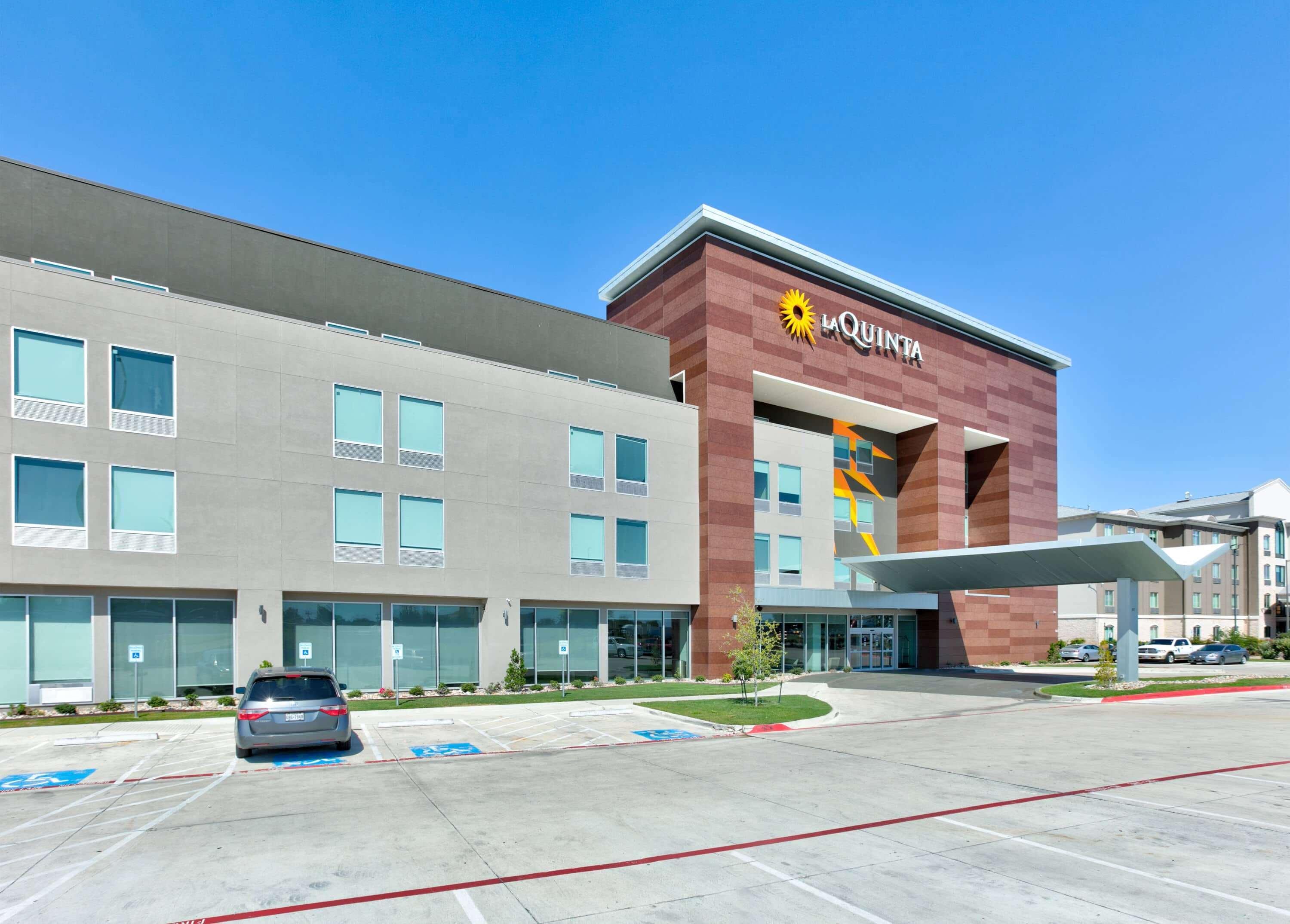La Quinta Inn & Suites By Wyndham Dallas/Fairpark Kültér fotó