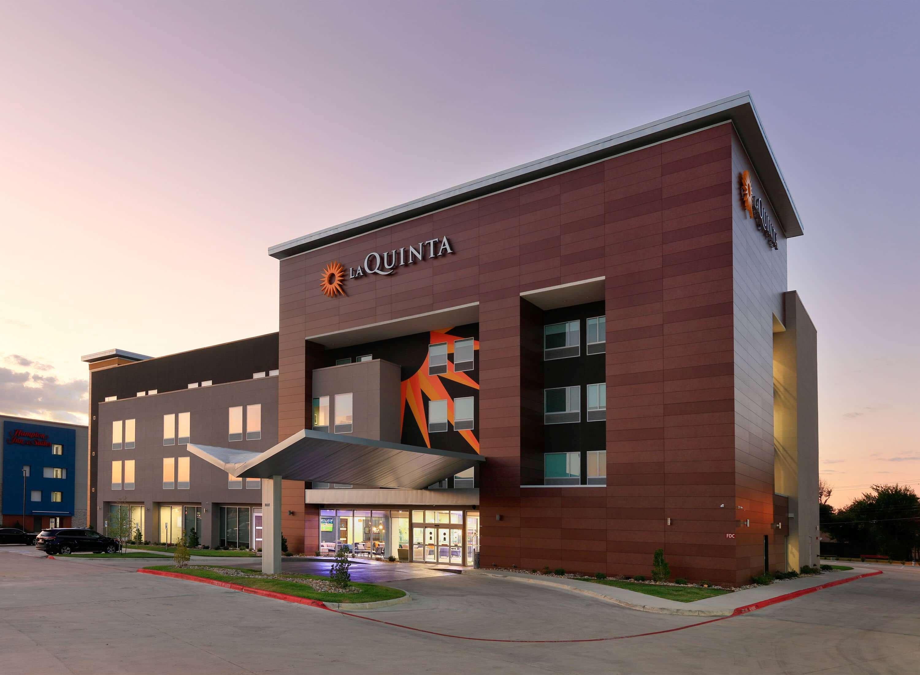 La Quinta Inn & Suites By Wyndham Dallas/Fairpark Kültér fotó