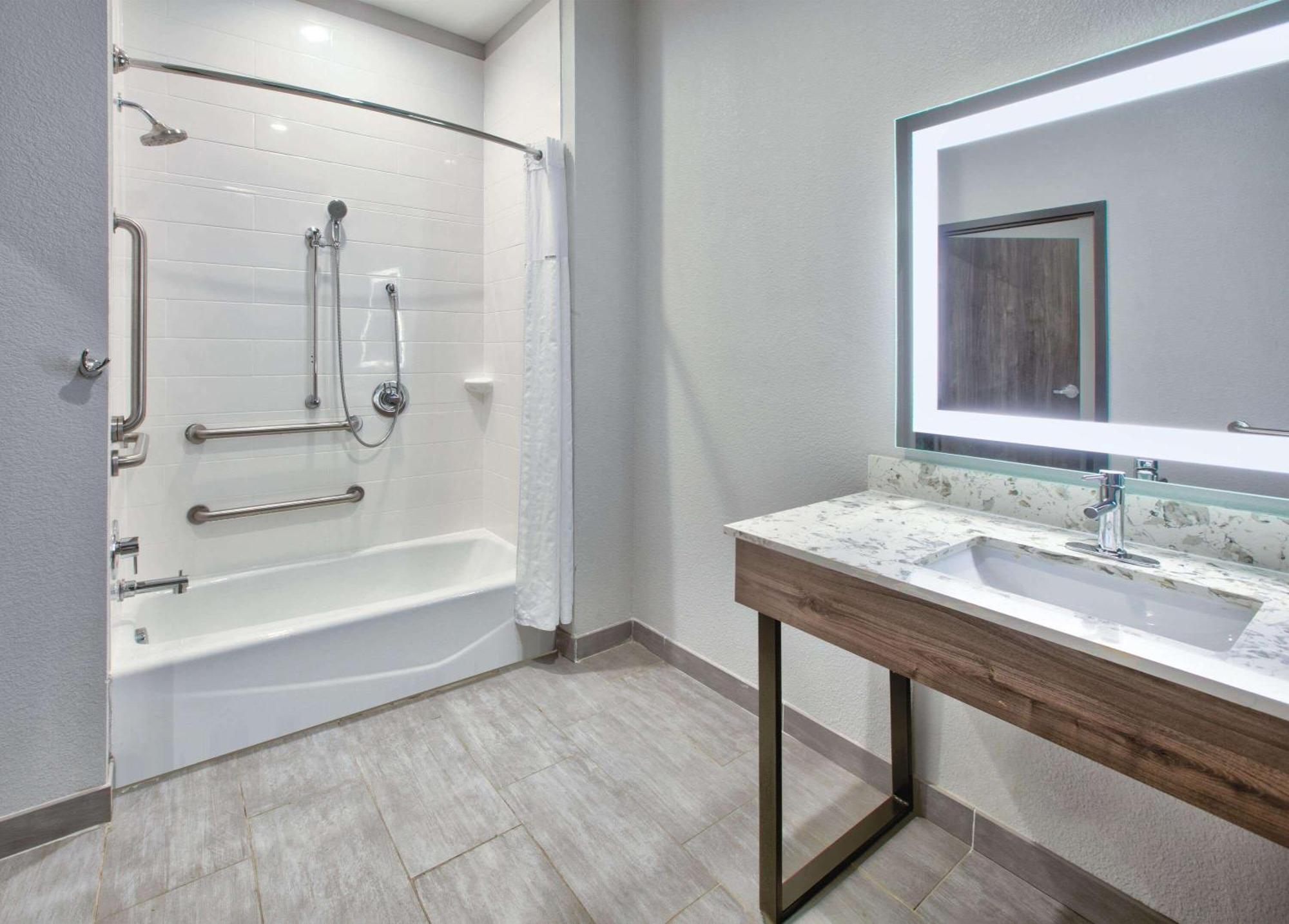 La Quinta Inn & Suites By Wyndham Dallas/Fairpark Kültér fotó